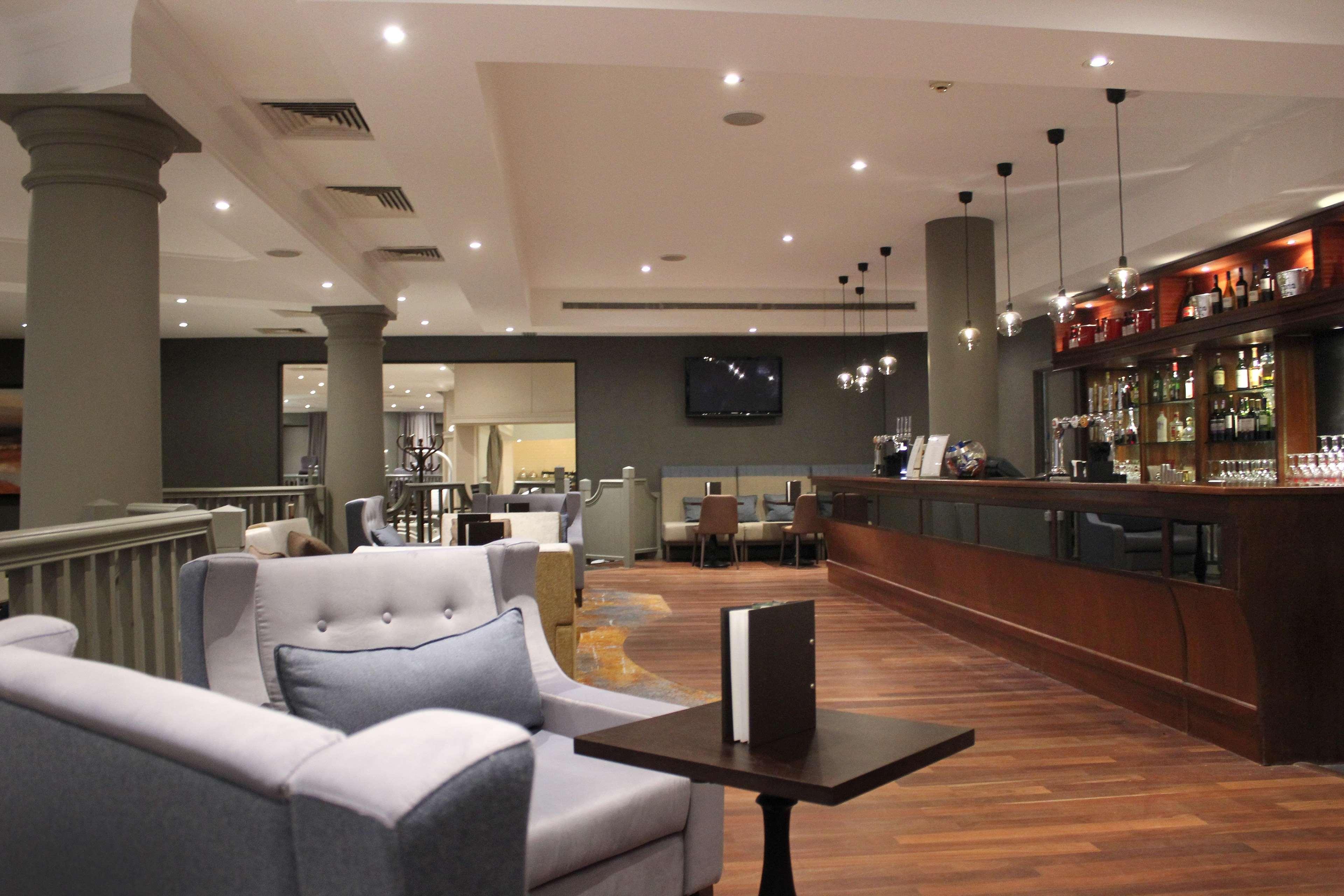 Doubletree By Hilton Swindon Hotel מראה חיצוני תמונה